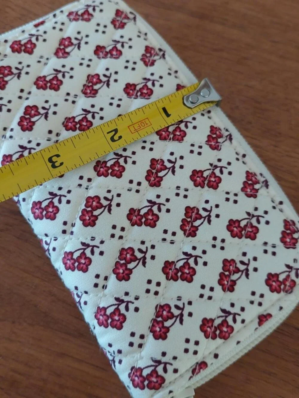 SOLD Vera Bradley rachel ditzy white & red floral print quilted wallet - Picture 5 of 7